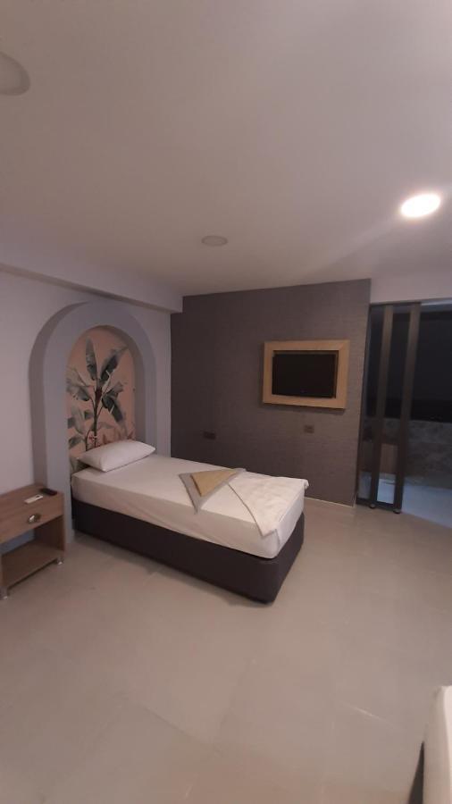Side Leon Otel Экстерьер фото